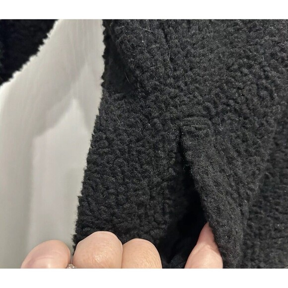 Amazon Essentials Boys Size Small 6-7 Fleece Pull Over Jacket Black 1/4 zip Soft - Picture 4 of 5